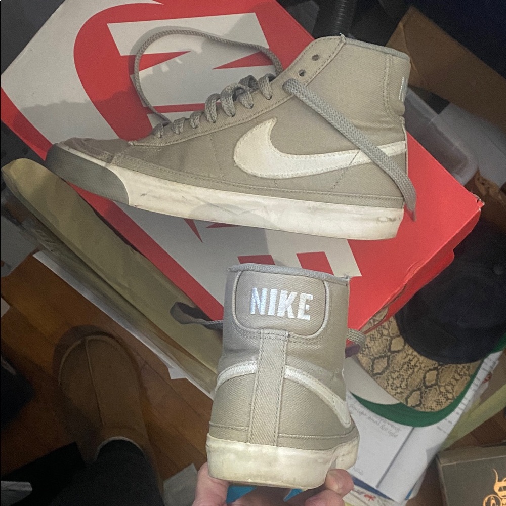 Nike High-Top Sneakers in grey and White